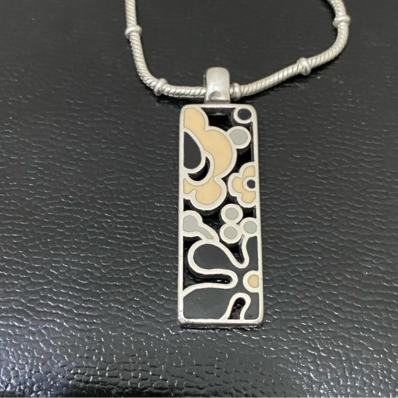 Retired BRIGHTON “Spring Hill” Black/Cream Enameled Flowers Pendant Necklace - Picture 7 of 15
